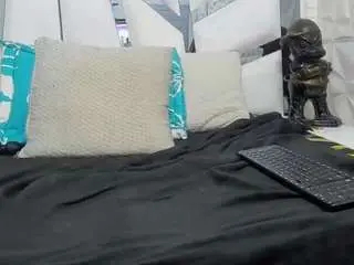 Perlajohnsonrs  live sex cam