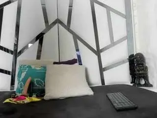 Perlajohnsonrs  live sex cam