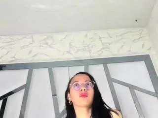 Perlajohnsonrs  live sex cam