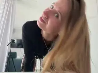 Diaebrahimi  live sex cam