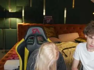 Hellokitty054  live sex cam