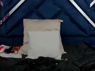 Rochicooper  live sex cam