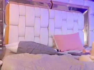 Valkiria-moore  live sex cam