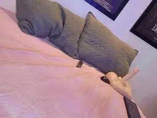 Valkiria-moore  live sex cam