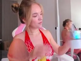 Virrginchloee  live sex cam