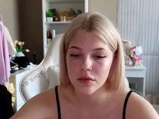Yourl1ttleangel  live sex cam