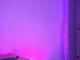 Lucie-petite  live sex cam