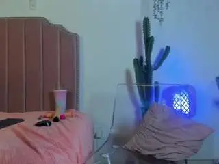 Madiwalkr  live sex cam