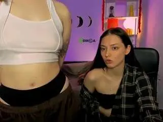 Niki-miki  live sex cam