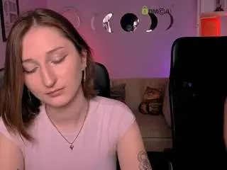 Niki-miki  live sex cam