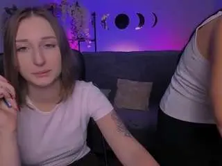 Niki-miki  live sex cam