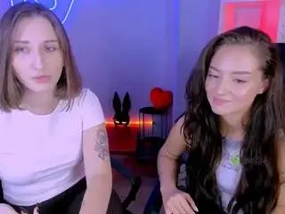 Niki-miki  live sex cam