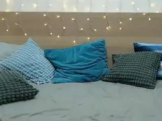 Sunnybrighton  live sex cam