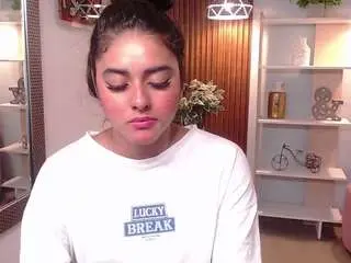 Lucy-greey  live sex cam