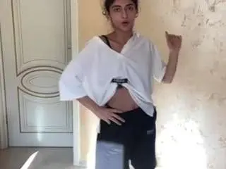 Tamathafessenden  live sex cam