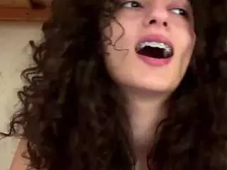 Tamathafessenden  live sex cam
