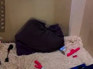 Anotherdayinparadize  live sex cam