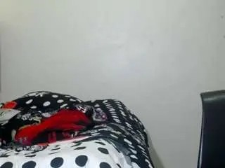 Jullymessyy  live sex cam