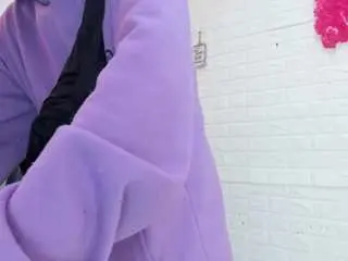 Lyaross19  live sex cam