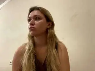 Sadiethompson  live sex cam