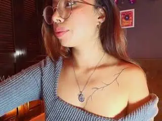 Amaarella28  live sex cam
