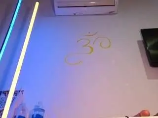 Mireyabengochia  live sex cam