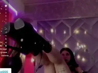 Saraa-fox  live sex cam