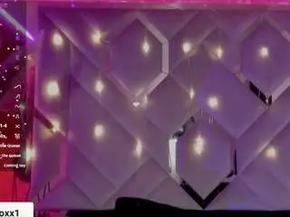 Saraa-fox  live sex cam