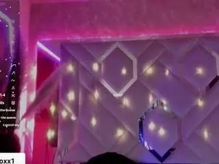 Saraa-fox  live sex cam