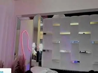 Saraa-fox  live sex cam
