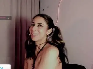 Saraa-fox  live sex cam