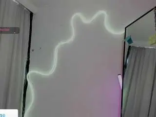 Saraa-fox  live sex cam