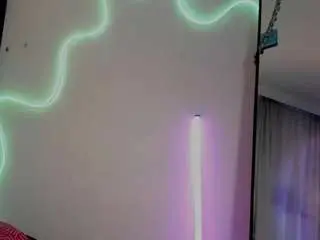 Saraa-fox  live sex cam