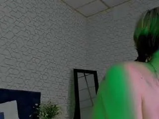 Scarle-whisper  live sex cam