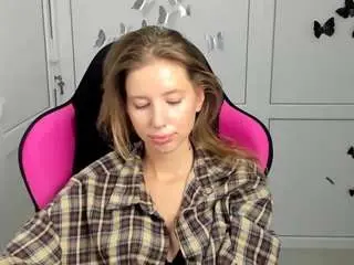 Honeynikki  live sex cam