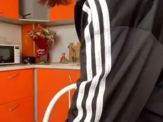 Avrilollison  live sex cam