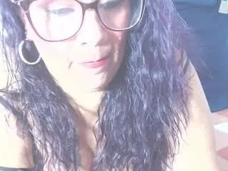 Birdiedavis  live sex cam
