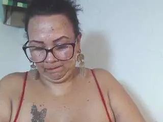 Birdiedavis  live sex cam
