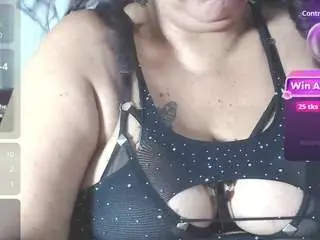 Birdiedavis  live sex cam