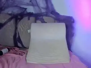 Hellzel-moon  live sex cam