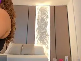 Lilly-ass  live sex cam