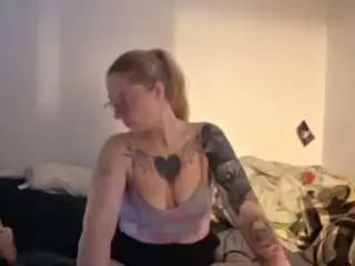 Marnar2424  live sex cam