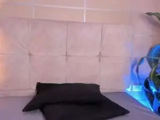 Sara-mac  live sex cam