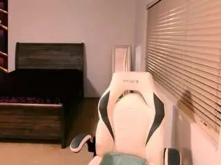 Britteebee  live sex cam