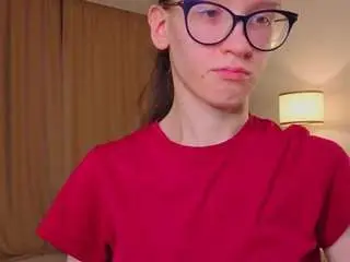 Lynettebails  live sex cam