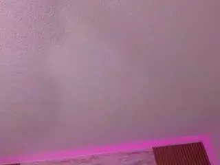 Taylorr-hills  live sex cam