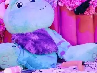Alicebenet  live sex cam