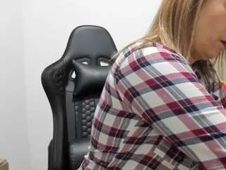 Chloemiller89  live sex cam