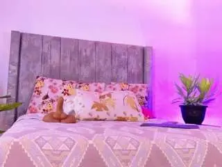 Lara-giraldo  live sex cam