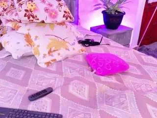 Lara-giraldo  live sex cam